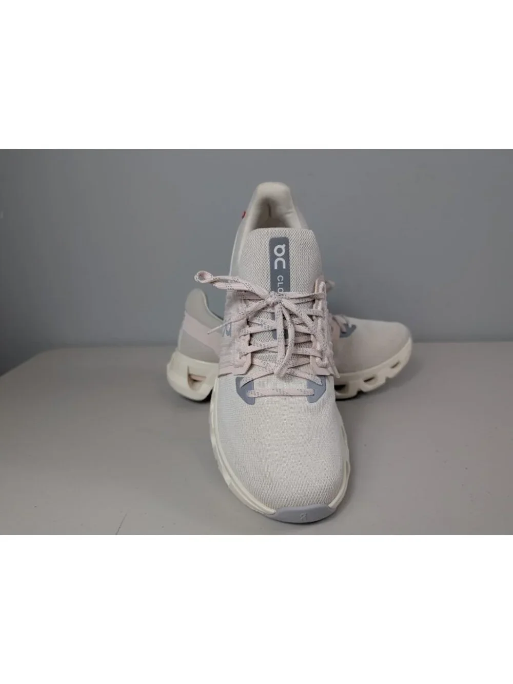 On Cloud swift shoes in ivory/pink color sneakers women's size 11